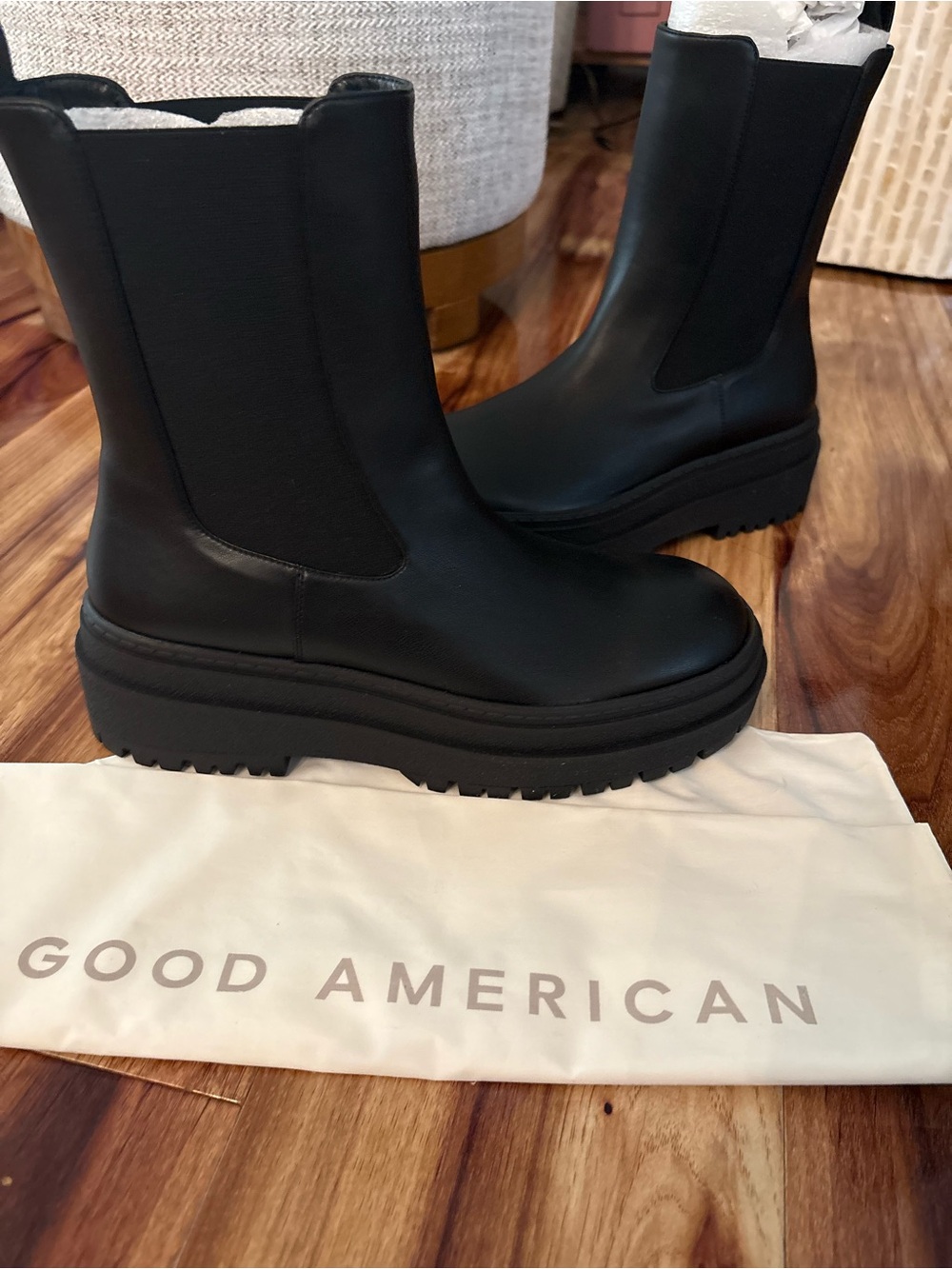 Good American Chelsea black leather boots✨NEW $239 Sz 8.5